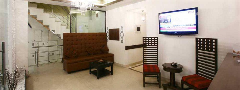 Hotel Bizzotel Gurgaon Exterior photo